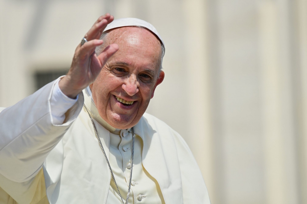 Pāvests Francisks ierodas vizītē Latvijā
