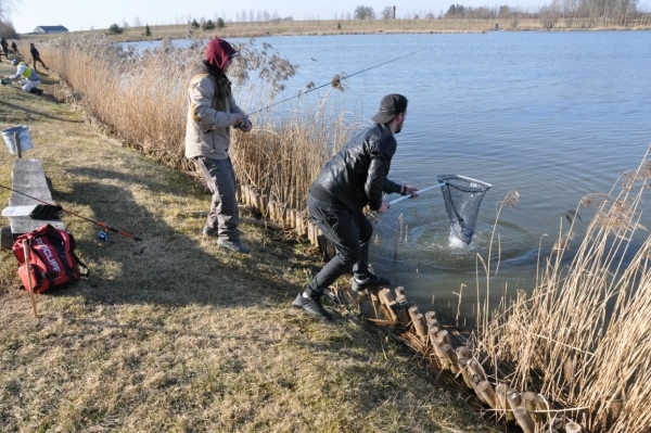 Aicina pieteikties tradicionālajām spiningošanas sacensībām Vallē