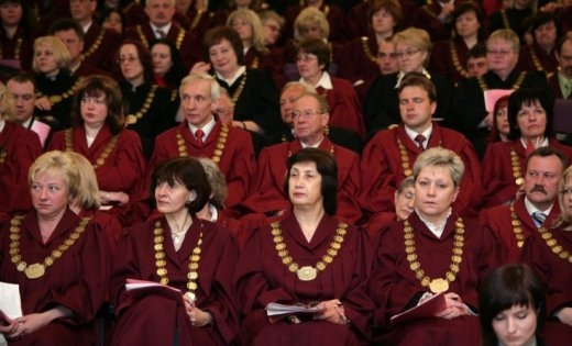 Valdība atbalsta priekšlikumu tiesnešu algu palielināt par 35% jeb līdz 2695 eiro