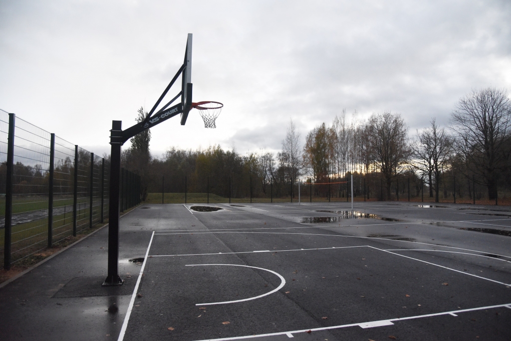 Noslēgušies darbi Misas vidusskolas sporta laukumā