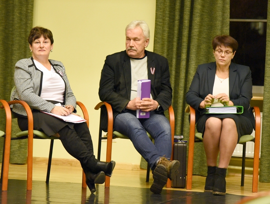 Turpina apspriest Iecavas skolu nākotni