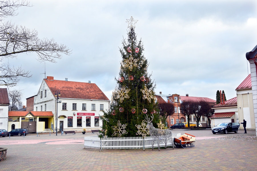 Bauska iemirdzas svētkiem
