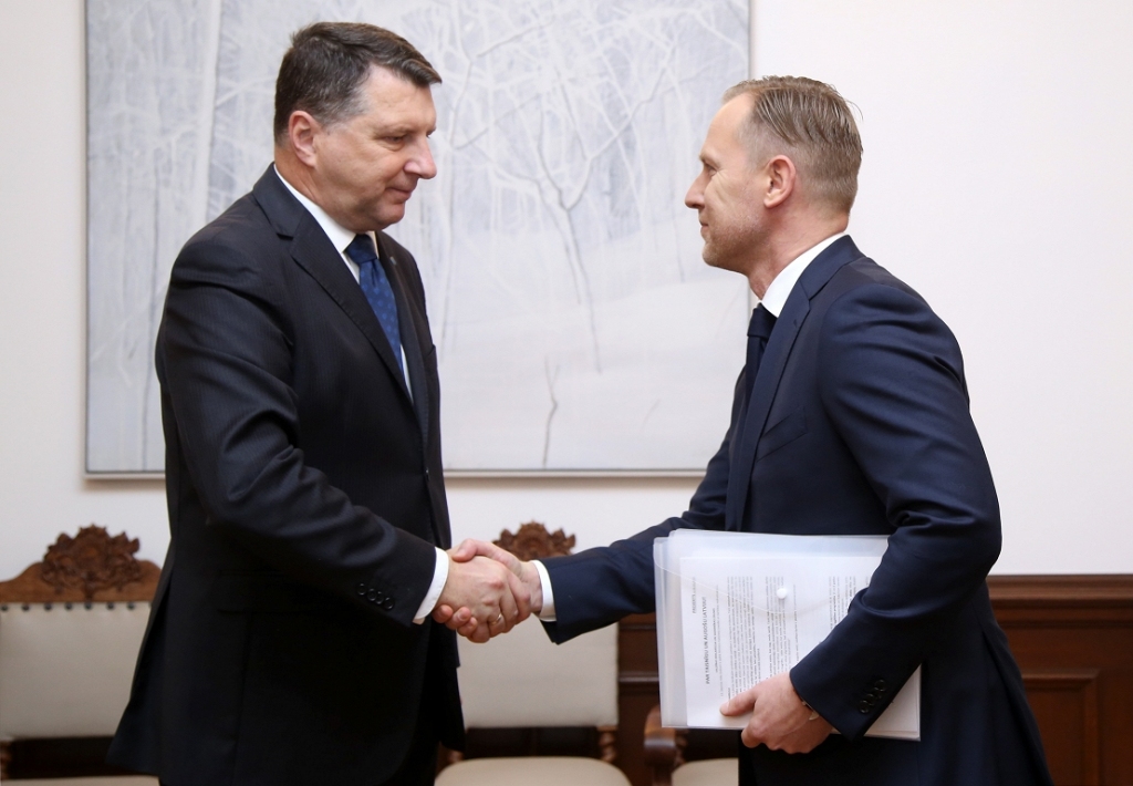 Prezidents atsauks Gobzema nomināciju premjera amatam
