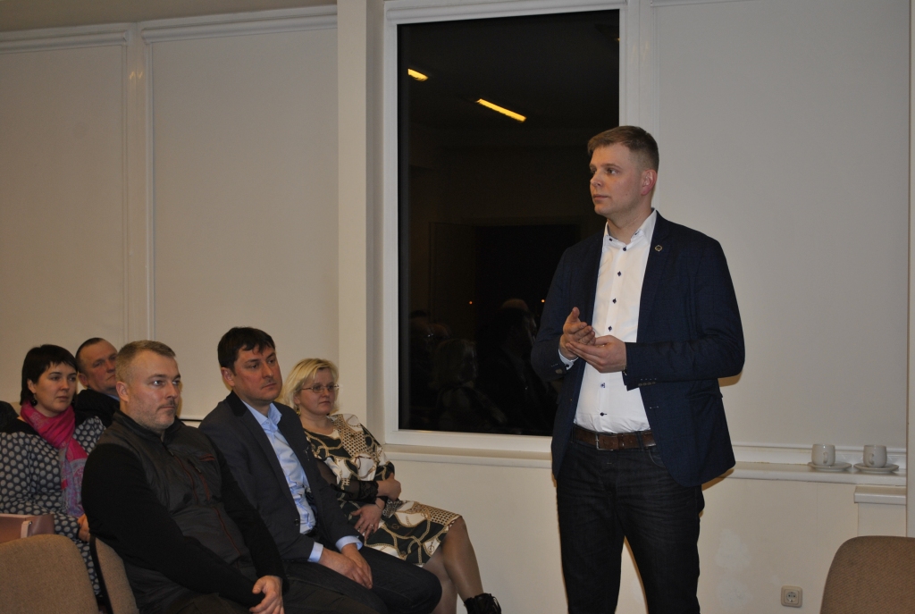 Ar iedzīvotājiem Bauskā par Saeimas darbu runā «Jaunie konservatīvie»
