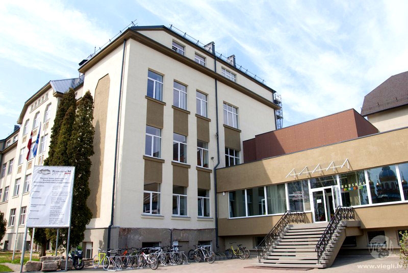 Jāmaina kritēriji vai tomēr attieksme?