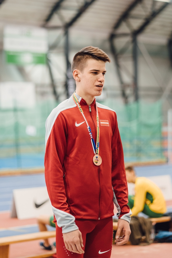Mūspuses vieglatlēti palīdz izcīnīt Latvijas izlasei uzvaru