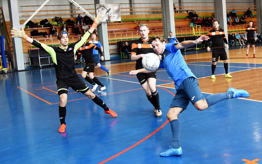 Poļi uzvar Bauskas futbola turnīrā