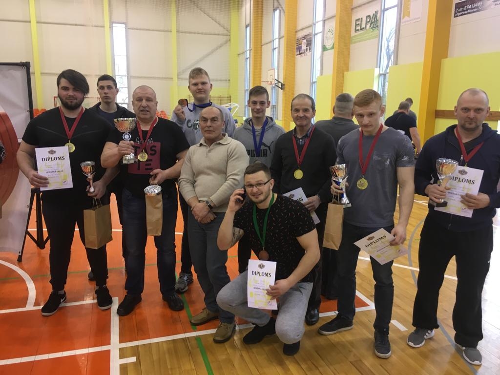 Baušķenieki Aizputē izcīna uzvaru komandu vērtējumā