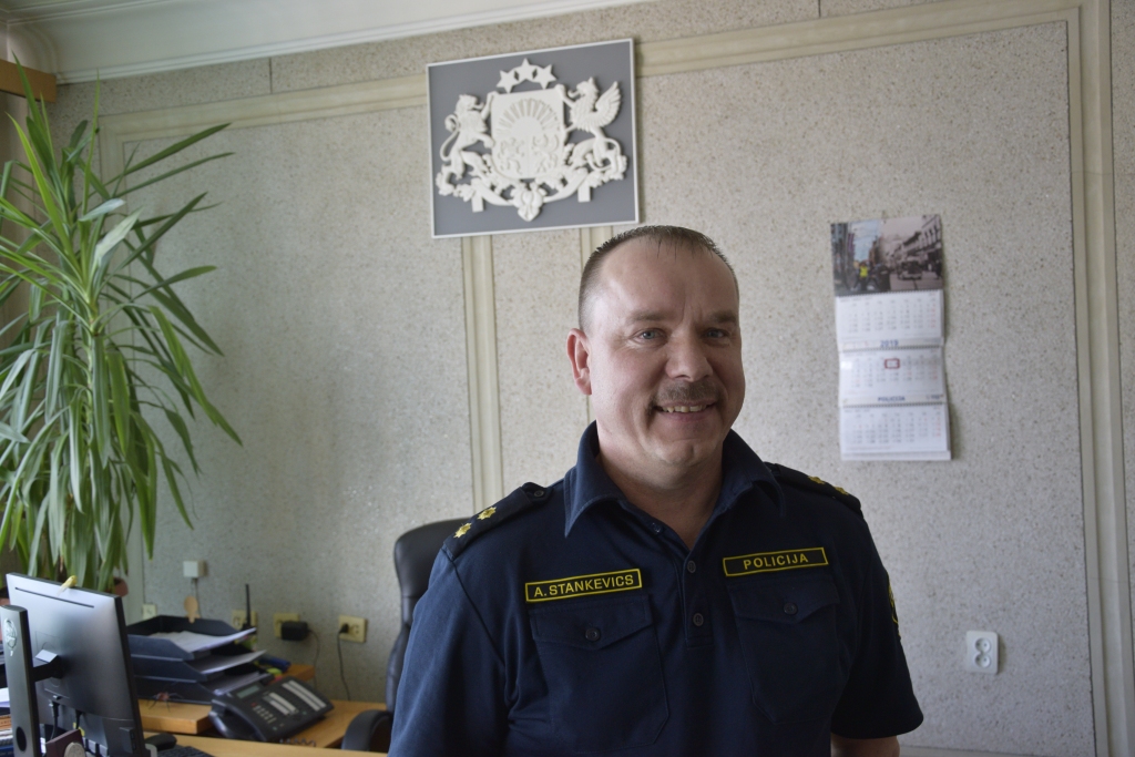 Bauskā atklāj ceļojošo izstādi par policijas vēsturi