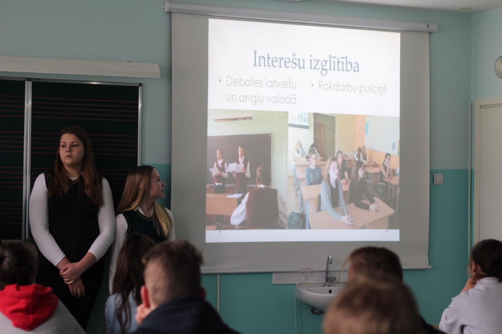Bauskas Valsts ģimnāzija aicina savā komandā
