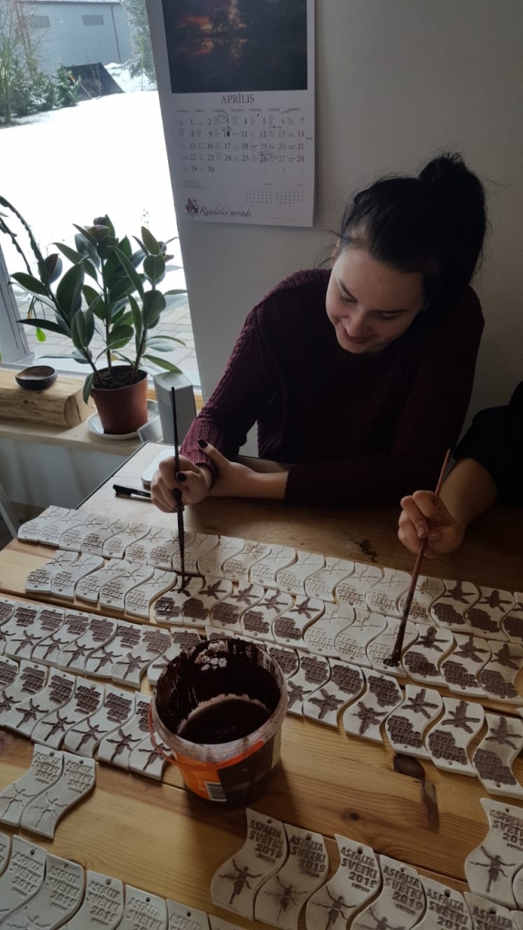 Rundālē jaunieši sarīko Asfalta svētkus