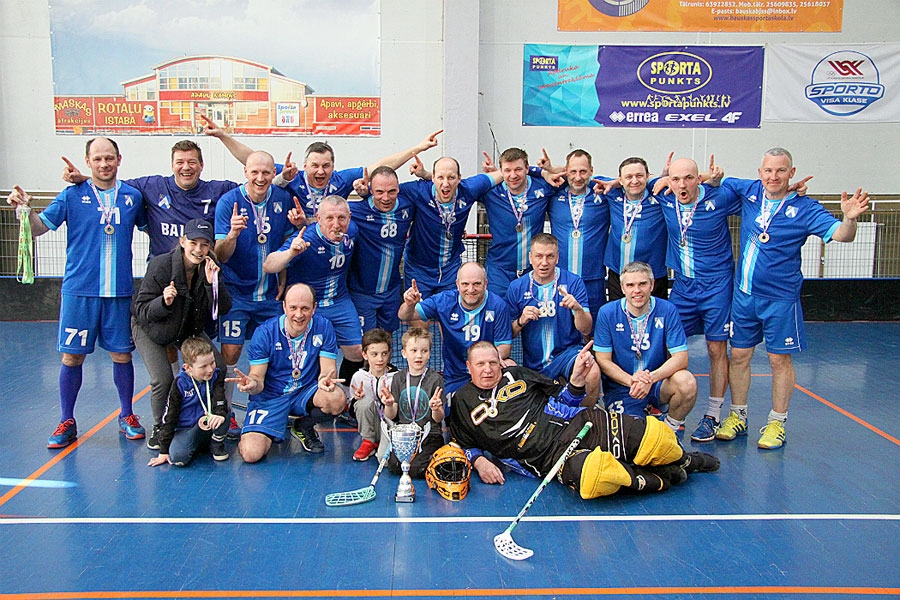Čempionu kauss baušķeniekiem