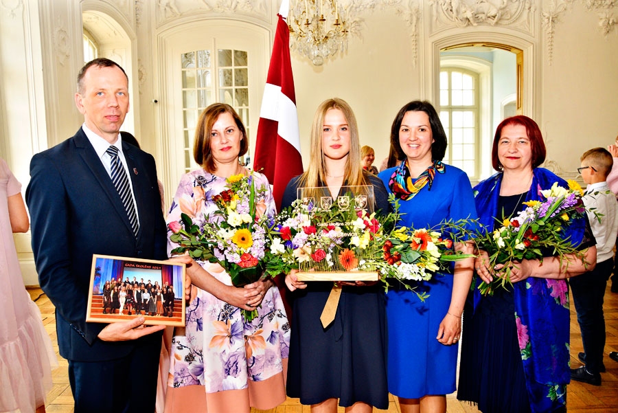 Rundāles pilī nosauc titula «Gada skolēns» ieguvējus