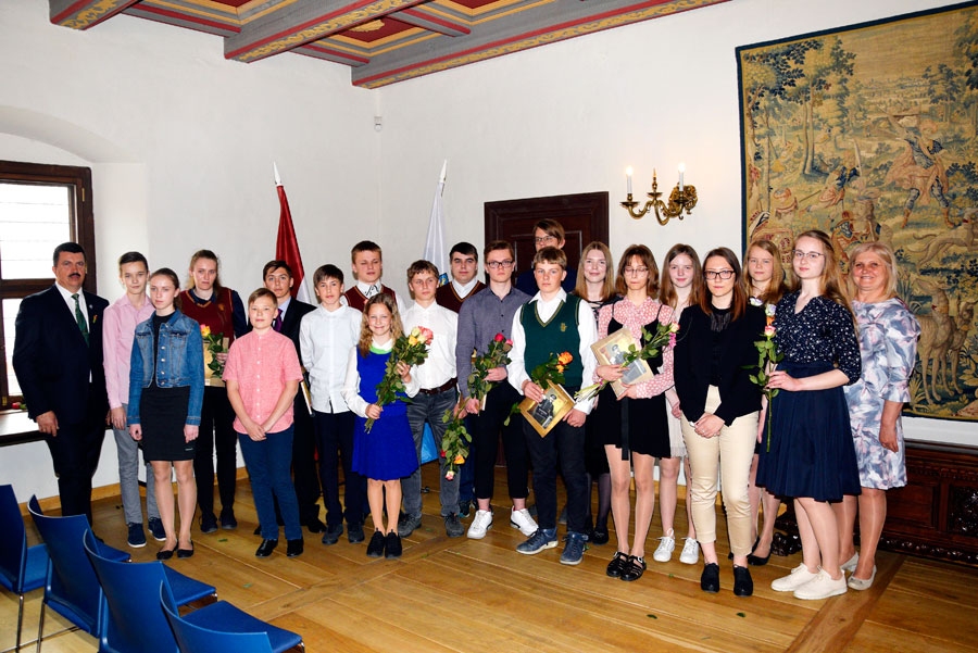 FOTO: Godina Bauskas un Rundāles novada mācību olimpiāžu uzvarētājus