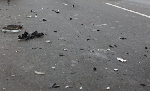 Izbraucot no pagalma, izraisa auto sadursmi