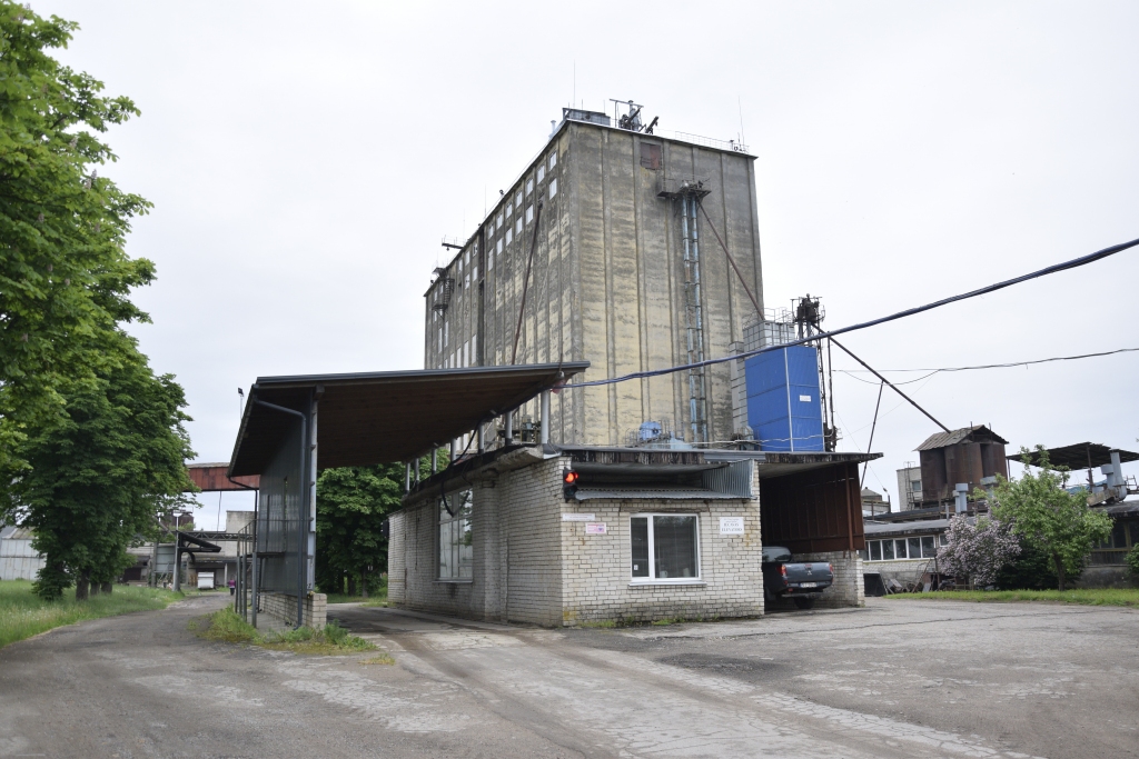 Imitē ugunsgrēka dzēšanu uzņēmuma «Žaņa Lagzdiņa maizes fabrika» graudu kaltē Iecavā
