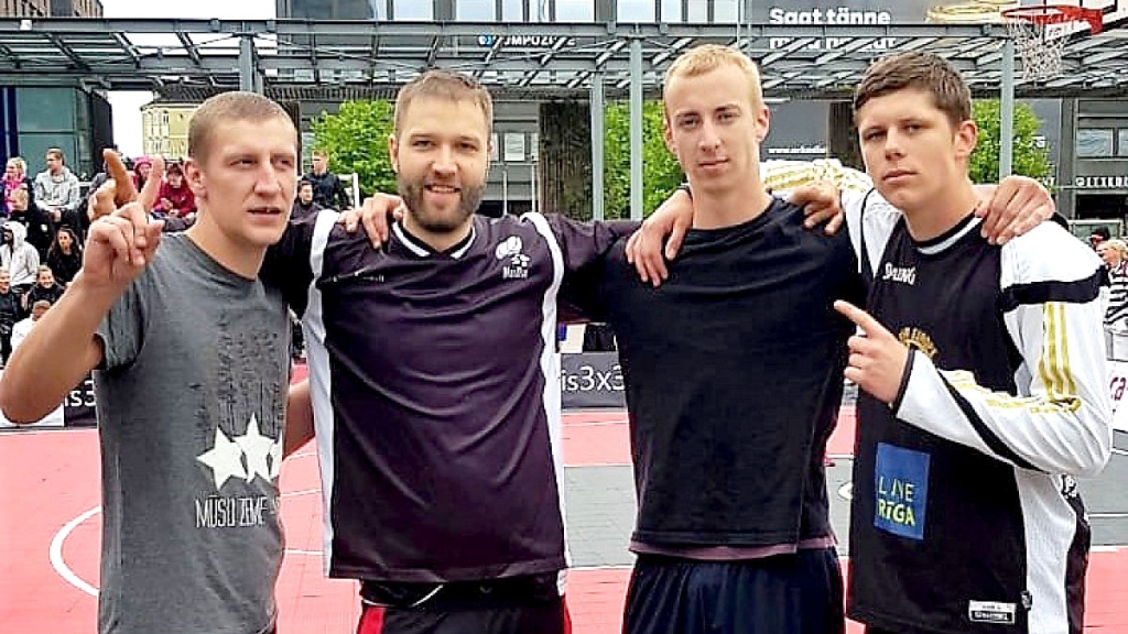 Mūsējie spēlē basketbolu ārzemēs