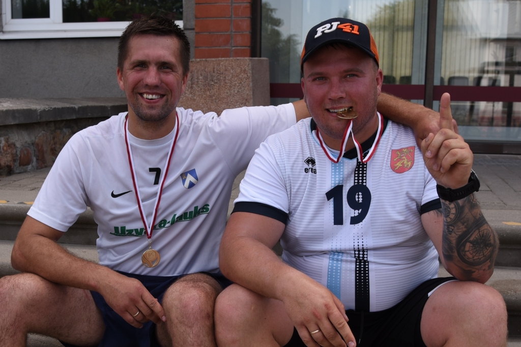 Sākusies «Mēmeles» kausa izcīņa ielu florbolā