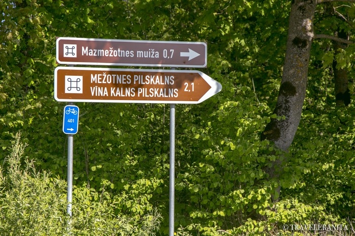 Rundālieši spriež par dalību projektos, lai labiekārtotu Mežotnes pilskalnu un novada kapsētas