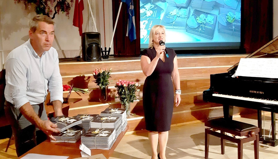Mūzikas un mākslas skola izdod grāmatu «Instrumentu stāsti»