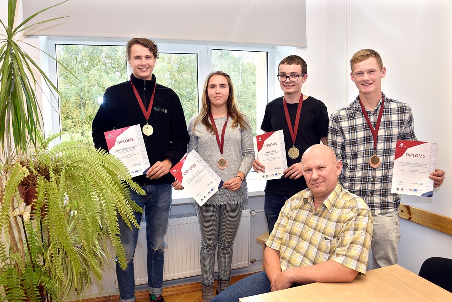 Zināšanu latiņu paceļ augstu