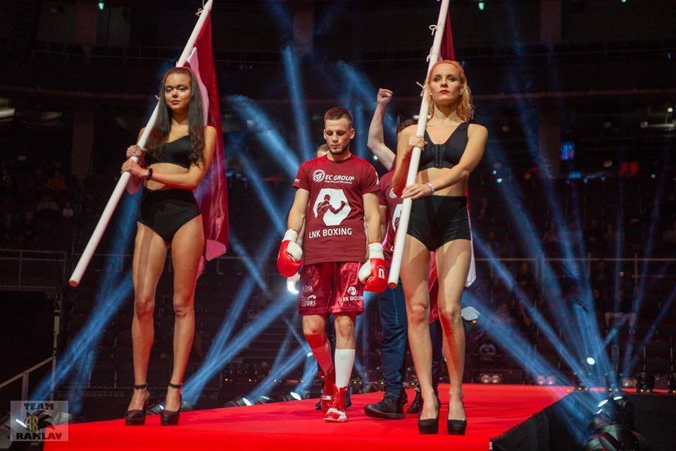 Iecavas bokseris Emīls Špīss debitē lielajā sportā