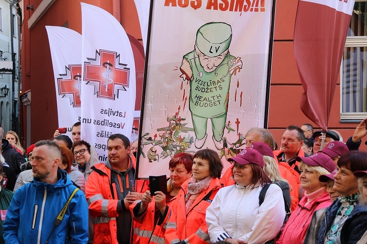 Mediķu arodbiedrība nolemj rīkot plašas protesta akcijas
