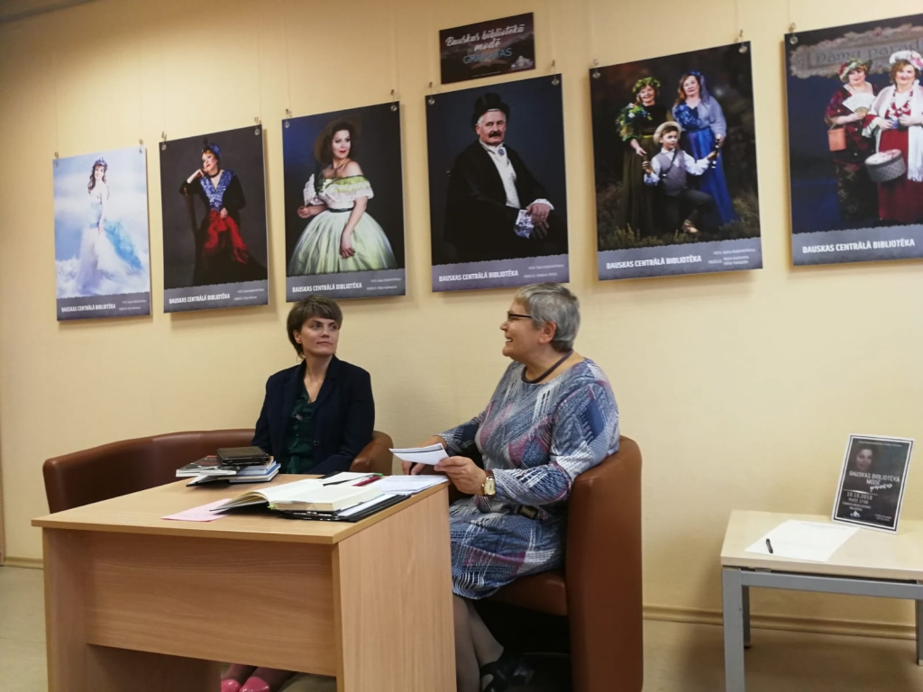 Iecavā tiekas ar rakstnieci Ingu Gaili
