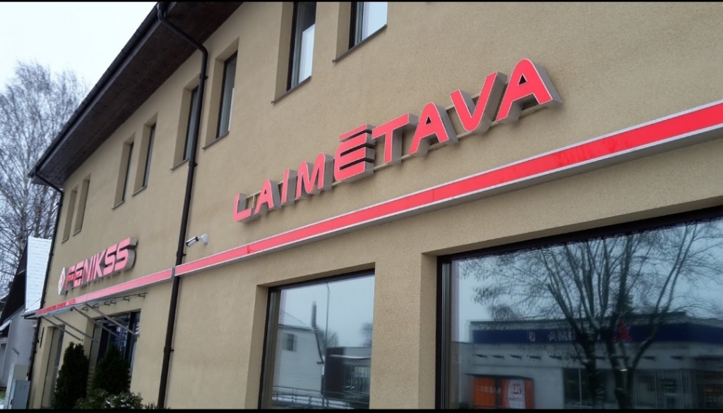 Iecavā sakaujas pie spēļu zāles