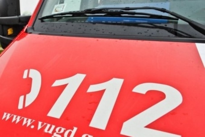 Degošu sodrēju dēļ no mājas evakuējas desmit cilvēki Īslīces pagastā