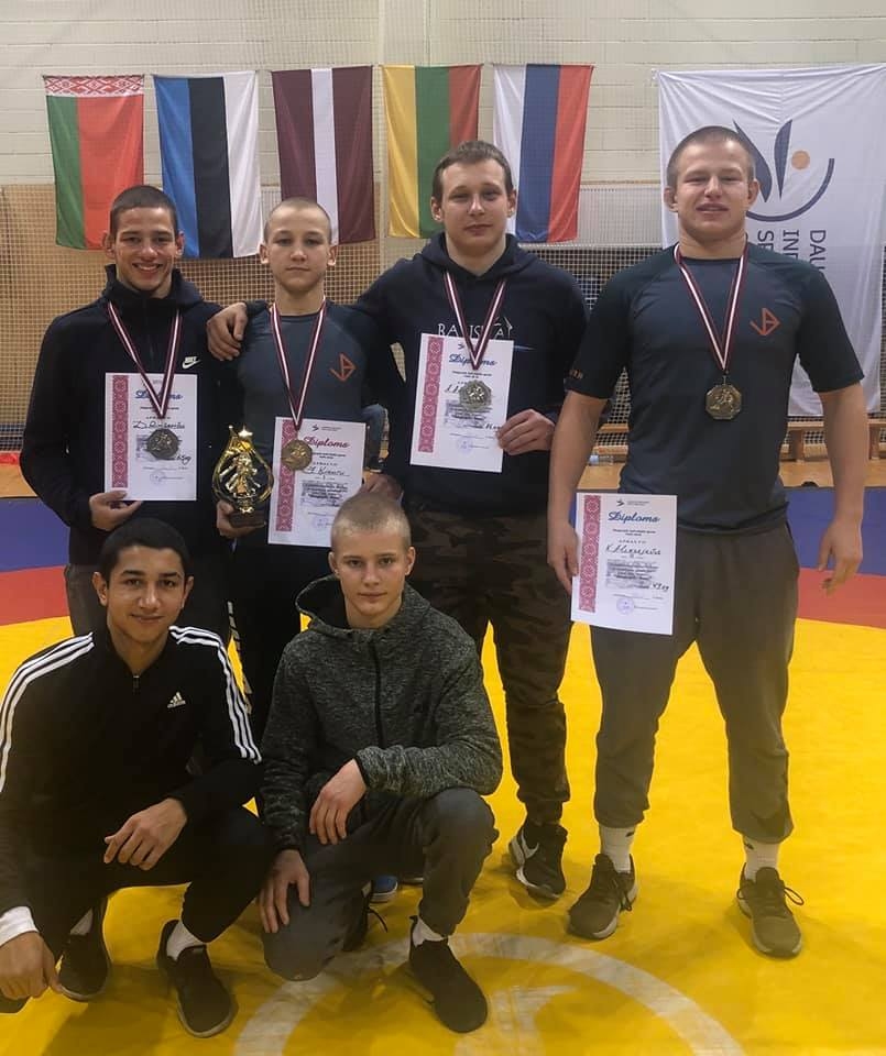 Jaunajiem brīvās cīņas sportistiem panākumi Daugavpilī