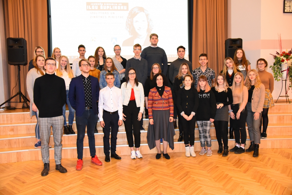 Bauskas un Iecavas novada jaunieši un pedagogi tiekas ar izglītības un zinātnes ministri