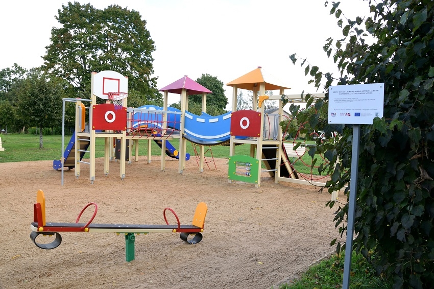 Bauskas novadā divu rotaļu laukumu izveidē plāno ieguldīt 43 689 eiro