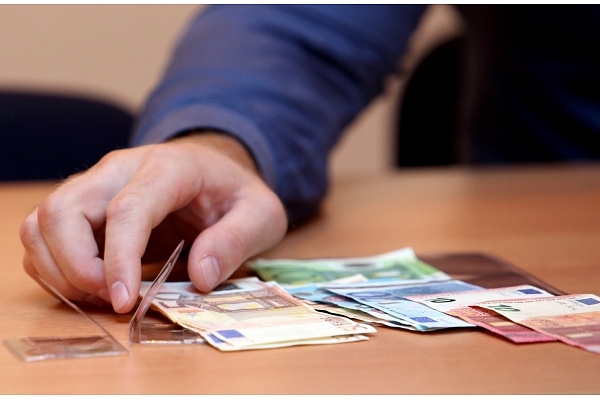Vecumnieku novada domes administrācijas darbiniekiem nākamgad palielinās algas