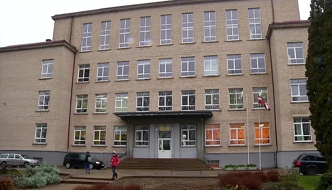 Policija sākusi administratīvo lietvedību par iespējamu Iecavas pamatskolas pirmklasnieka piekaušanu