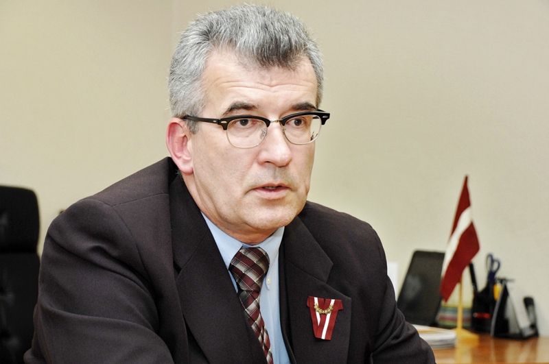 Komentāri: neuzticība Saeimai