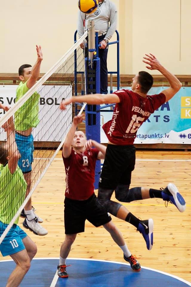 Vecumnieku volejbolisti izcīna svarīgu uzvaru