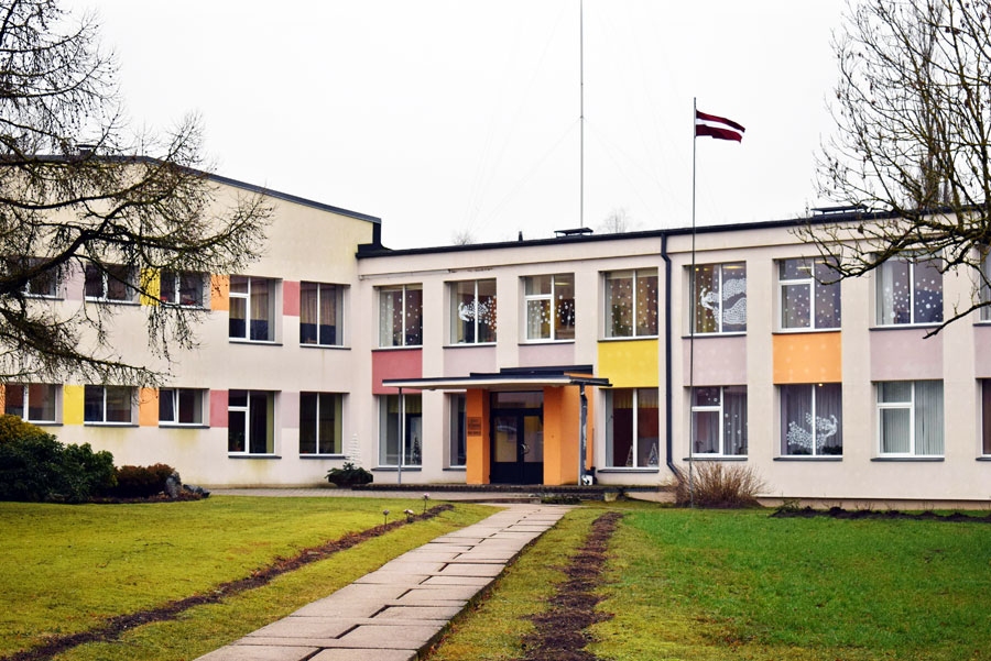 Misas vidusskolu pārveidos par pamatskolu
