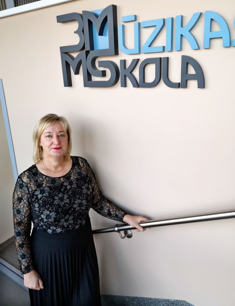 Vadīt krāsu un skaņu māju