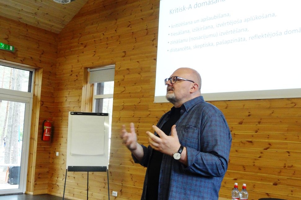 Bauskā norisināsies lekcija par kritisko domāšanu