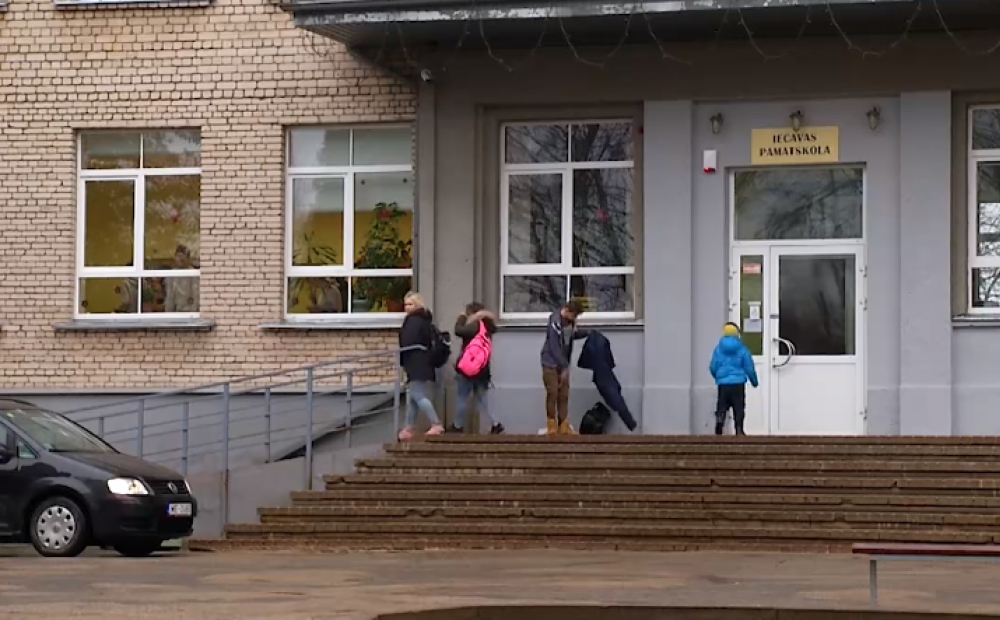 Ekspertīze neesot pierādījusi deguna lūzumu lietā par iespējamu vardarbību pret pirmklasnieku Iecavas pamatskolā