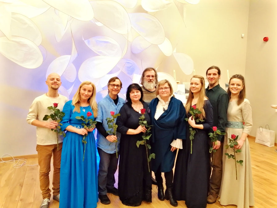 Izgaismotais mākslas brīnums – papīrs