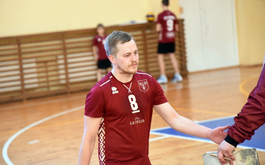 «Vecumnieki» iekļūst nākamajā kārtā