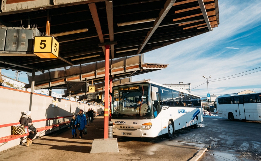 No pirmdienas iekšzemes autobusu reisus nodrošinās saskaņā ar brīvdienu grafiku