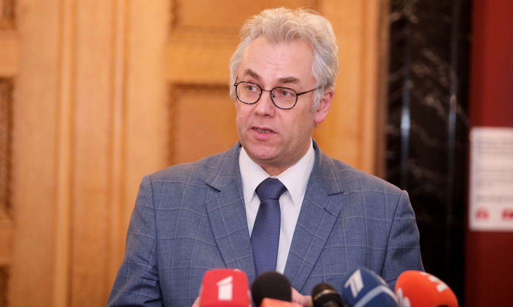 Perevoščikovs: Diviem cilvēkiem pēc simptomu pazušanas joprojām tika konstatēts Covid-19 vīruss