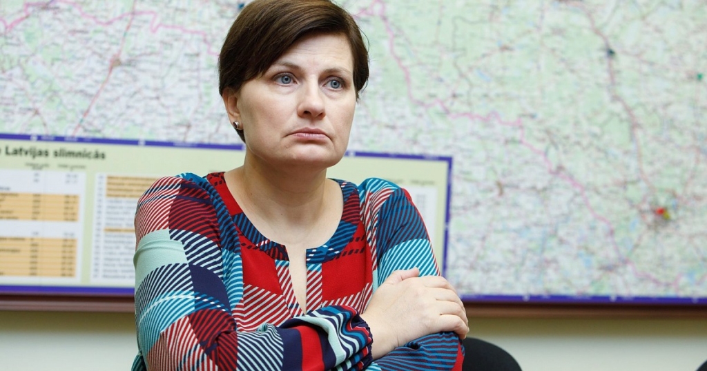 VM rosinās atļaut pulcēšanos brīvā dabā maksimums diviem cilvēkiem vai vienas mājsaimniecības locekļiem