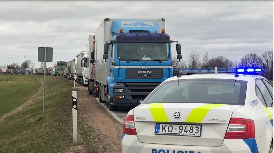 Pie Latvijas un Lietuvas robežas atkal izveidojusies kravas automašīnu rinda
