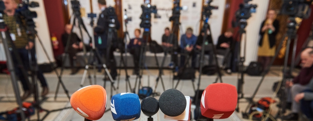 Žurnālisti aicinājumā valdībai, uzņēmējiem un sabiedrībai lūdz pievērst uzmanību mediju atbalstam Latvijā