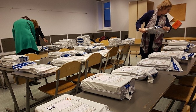 IZM apsver domu centralizētos eksāmenus neatcelt