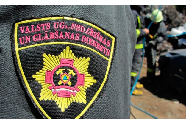 Lieldienās ugunsgrēks izcēlies divstāvu namā Iecavas novadā